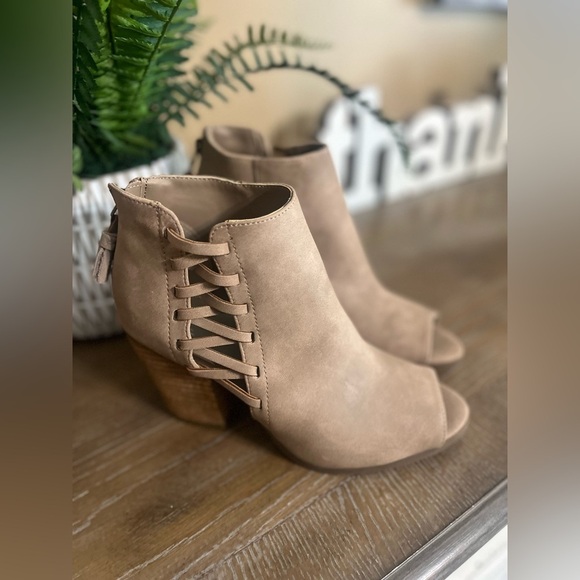 Rampage Tan Wedge Peep Toe Booties Size 7.5 - Picture 4 of 14